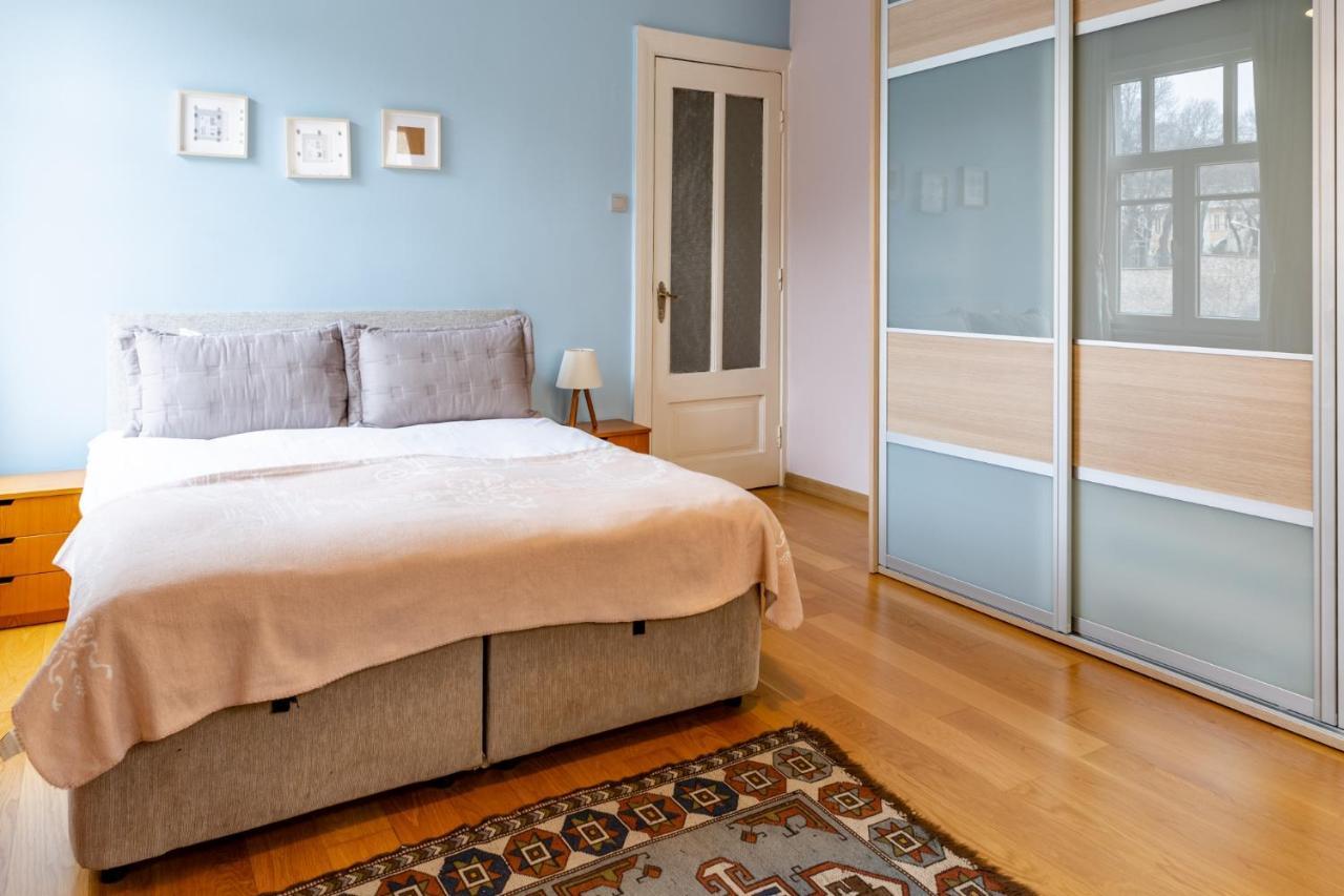 דירות איסטמבול Flat With Balcony And Bosphorus View In Beyoglu מראה חיצוני תמונה